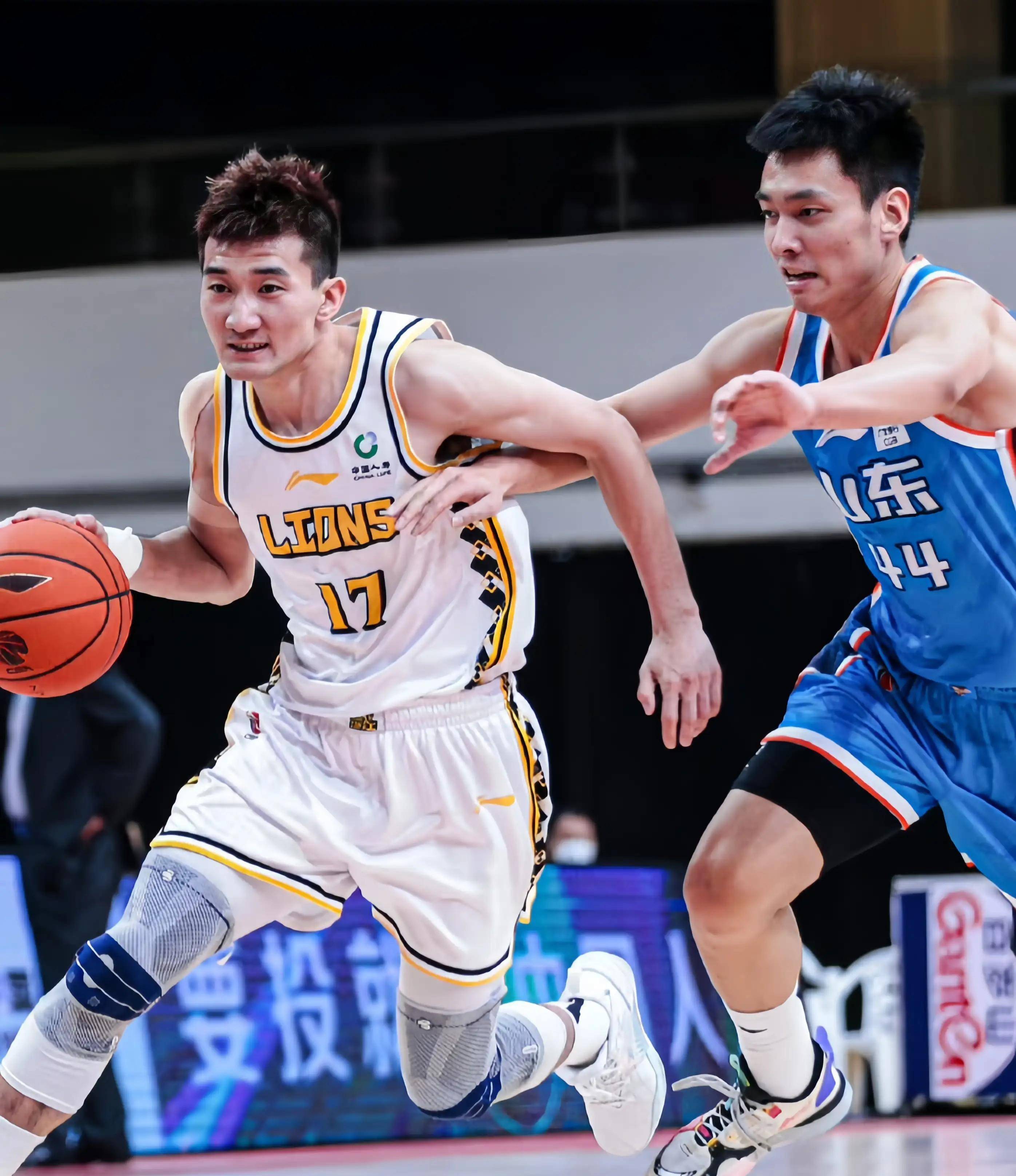 鼓励员工参 鼓励员工参