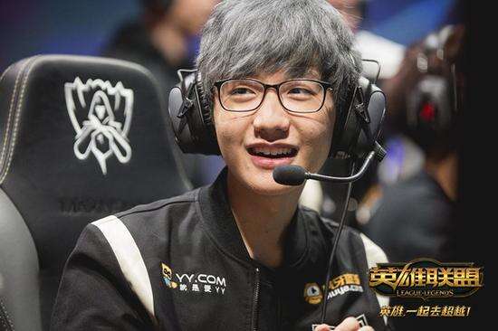 直接拉近了 直接拉近了