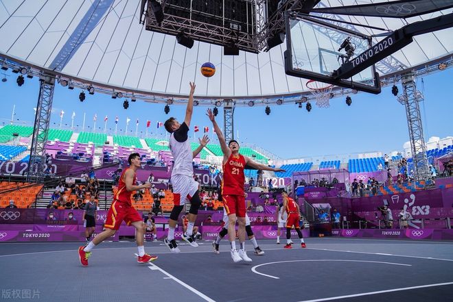 前场逼抢 前场逼抢